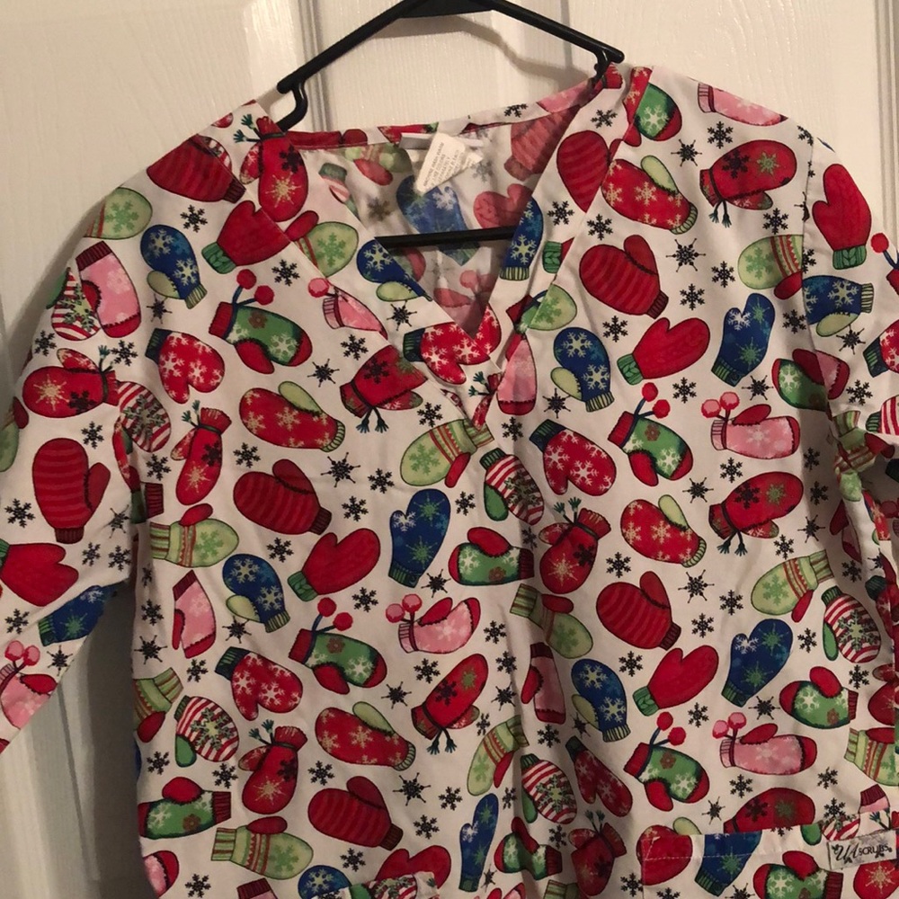 Winter Mitten scrub top Uniform Advantage
